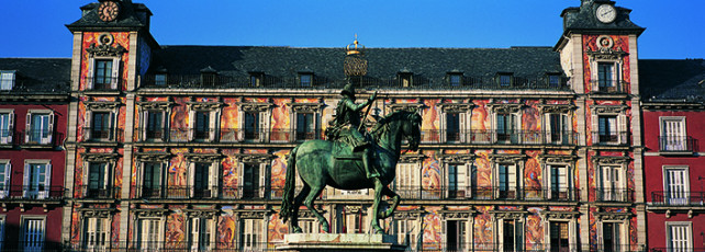عکس بنای تاریخی میدان پلازا مایور اسپانیا
