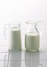 عکس پارچ شیر