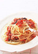 عکس اسپاگتی و ماکارانی با سس گوجه