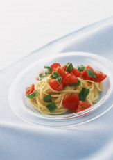عکس بشقاب اسپاگتی و گوجه