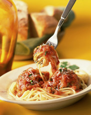 عکس بشقاب اسپاگتی و چنگال