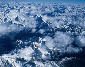 عکس ابر و قله کوه برفی