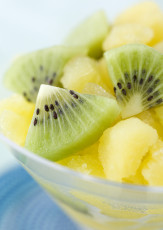 عکس ظرف میوه کیوی و آناناس