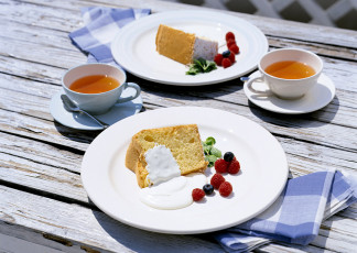 عکس بشقاب کیک و خامه صبحانه