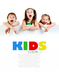 عکس کودکان خوشحال با تابلو سفید تبلیغات
