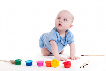 عکس نوزاد و رنگ های مختلف