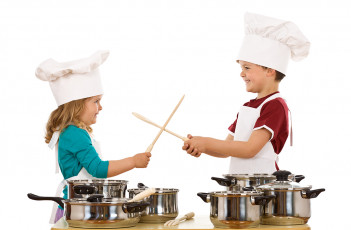 عکس دختر و پسر آشپز با کلاه