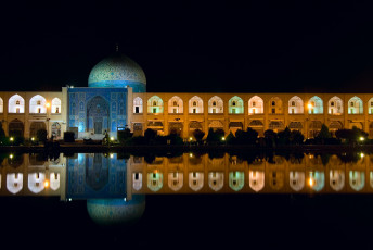 عکس مسجد شیخ لطف الله در میدان نقش جهان