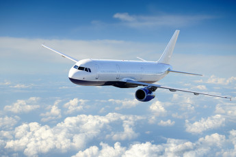 عکس هواپیمای مسافربری در آسمان