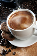 عکس فنجان قهوه اسپرسو و کلوچه