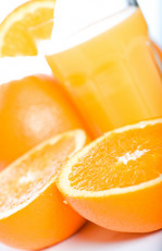 عکس پرتقال به همراه آب تازه پرتقال