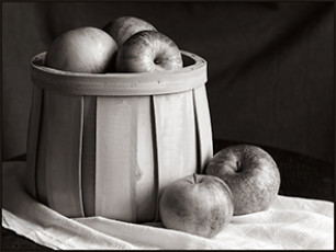 عکس سیاه سفید ظرف سیب