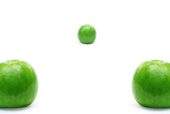 عکس سه سیب سبز در کادر