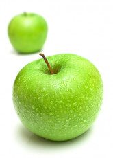 عکس دو سیب سبز در یک کادر