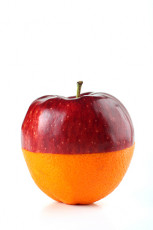 عکس جالب نصف سیب نصف پرتقال