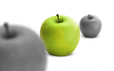 عکس جالب از سیب های نقره ای و سبز