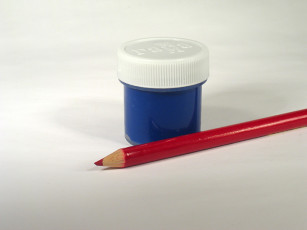 عکس گواش آبی با مداد رنگی