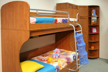 عکس اتاق کودک با تخت دو طبقه
