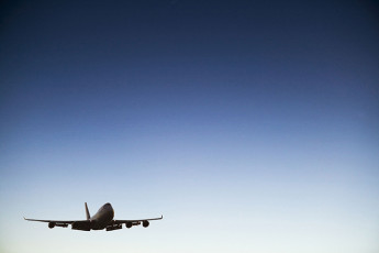 عکس هواپیمای بوئینگ در آسمان