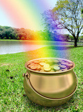 عکس سکه طلایی در دیگ طلایی و رنگین کمان