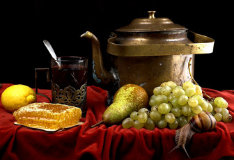 عکس عسل و چای و میوه