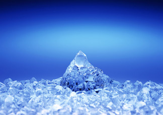 عکس یخ شکل دار مثلثی